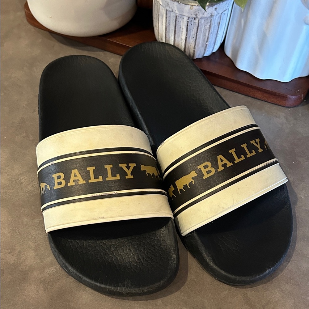 Bally Black Cream Logo Slide Sandals M6 W8
